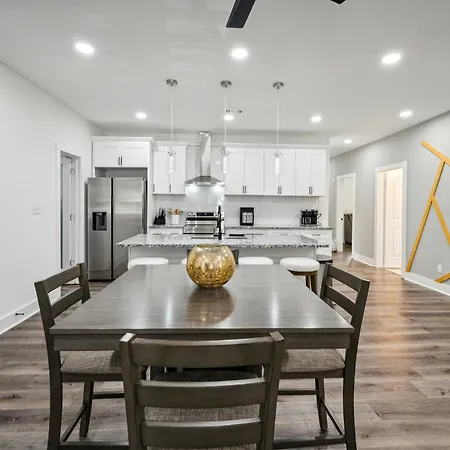 Centrally Located Home In Atlanta-10 Mins From Ga Aquarium, Mercedes Benz Stadium, & Much More Exterior photo