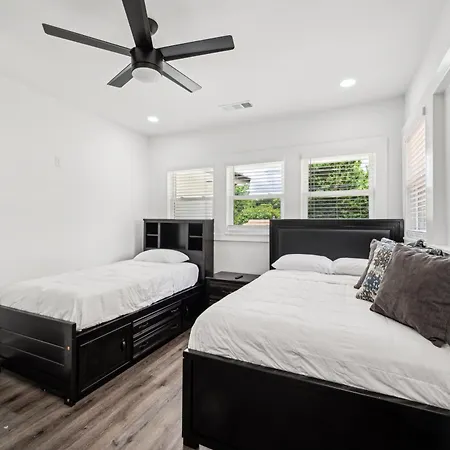 Centrally Located Home In Atlanta-10 Mins From Ga Aquarium, Mercedes Benz Stadium, & Much More Exterior photo