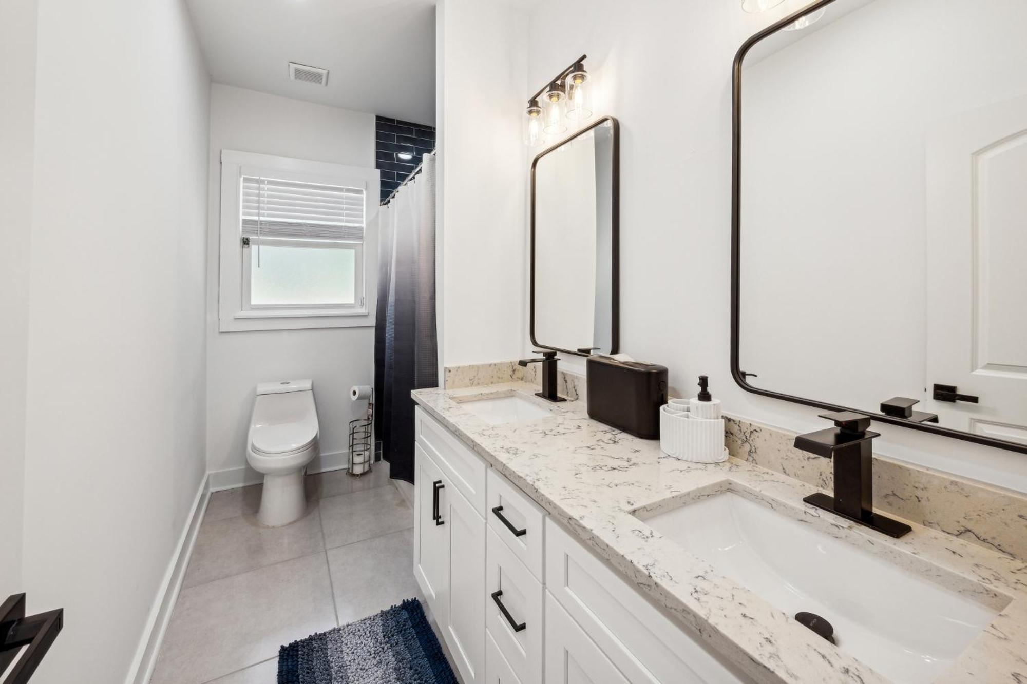 Villa Centrally Located In Atlanta-10 Mins From Ga Aquarium, Mercedes Benz Stadium, & Much
