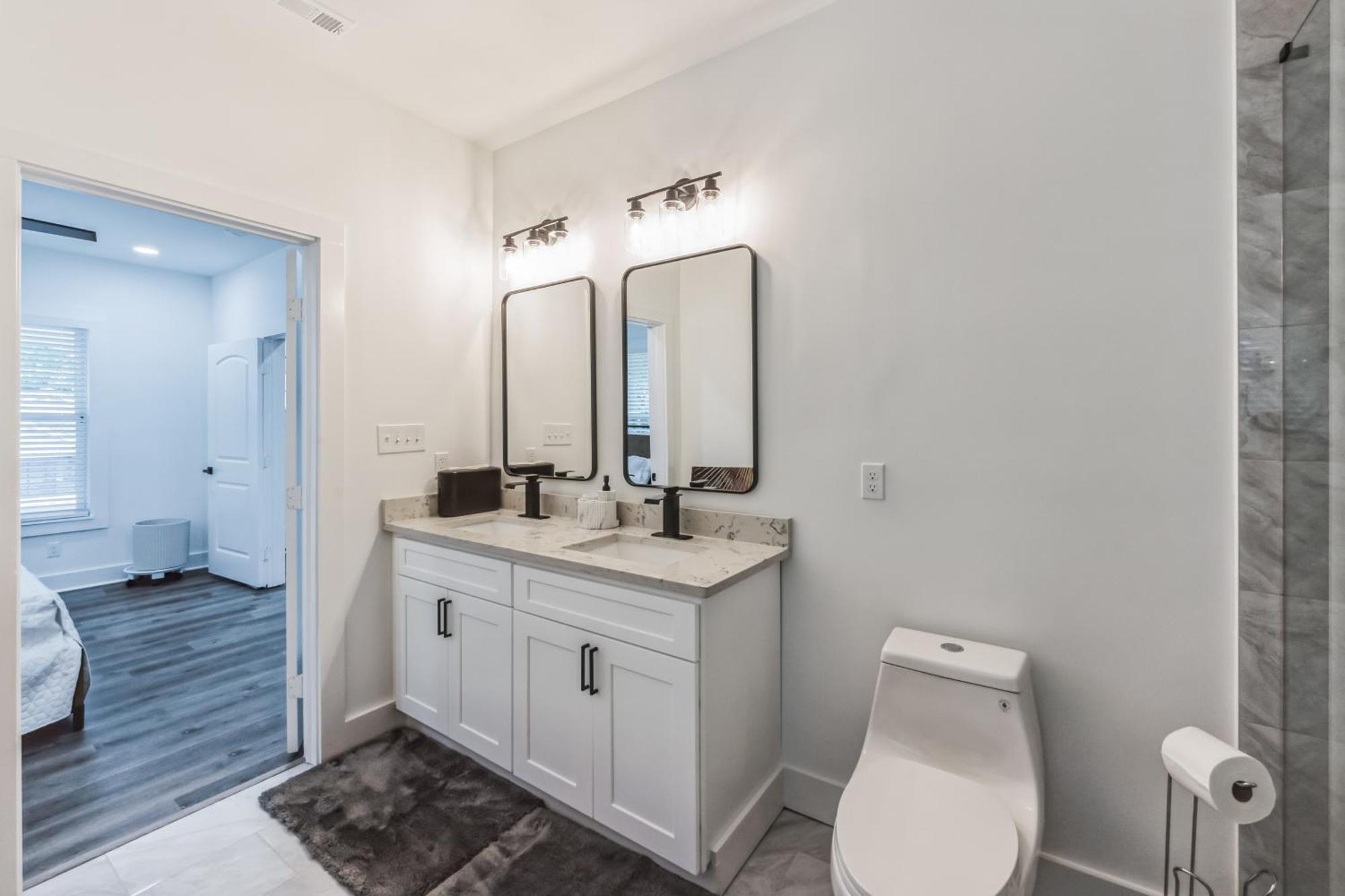 Centrally Located In Atlanta-10 Mins From Ga Aquarium, Mercedes Benz Stadium, & Much Atlanta