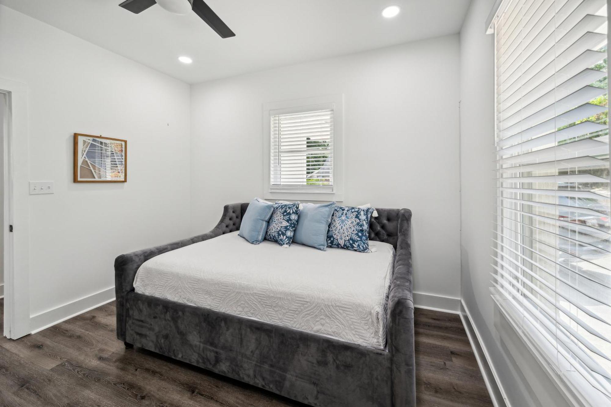 Centrally Located In Atlanta-10 Mins From Ga Aquarium, Mercedes Benz Stadium, & Much Villa *