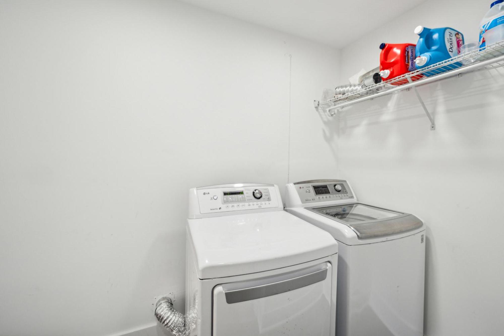 Villa Centrally Located In Atlanta-10 Mins From Ga Aquarium, Mercedes Benz Stadium, & Much