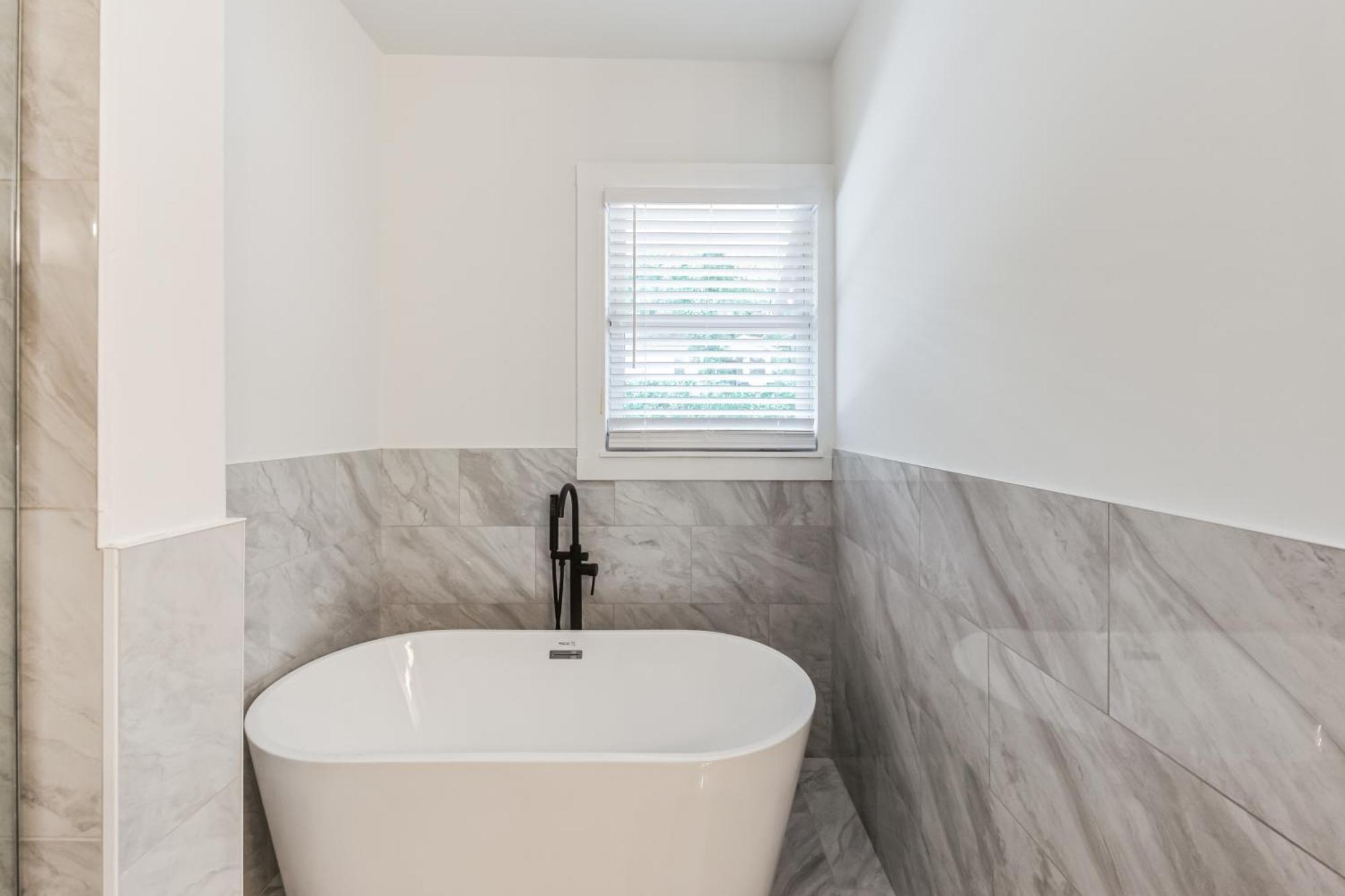 Villa Centrally Located In Atlanta-10 Mins From Ga Aquarium, Mercedes Benz Stadium, & Much *