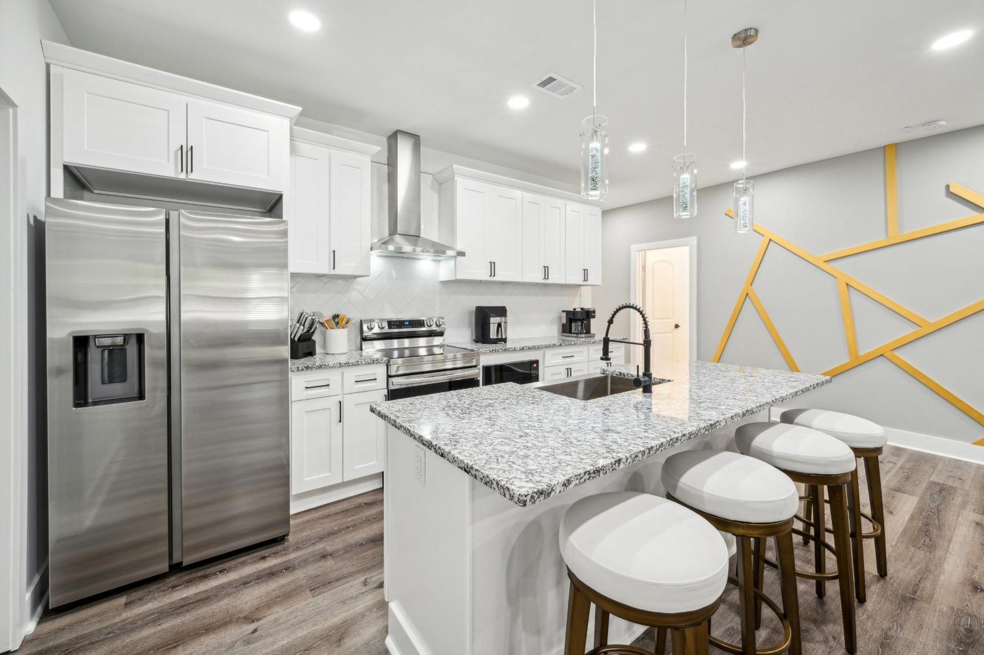 Centrally Located In Atlanta-10 Mins From Ga Aquarium, Mercedes Benz Stadium, & Much *