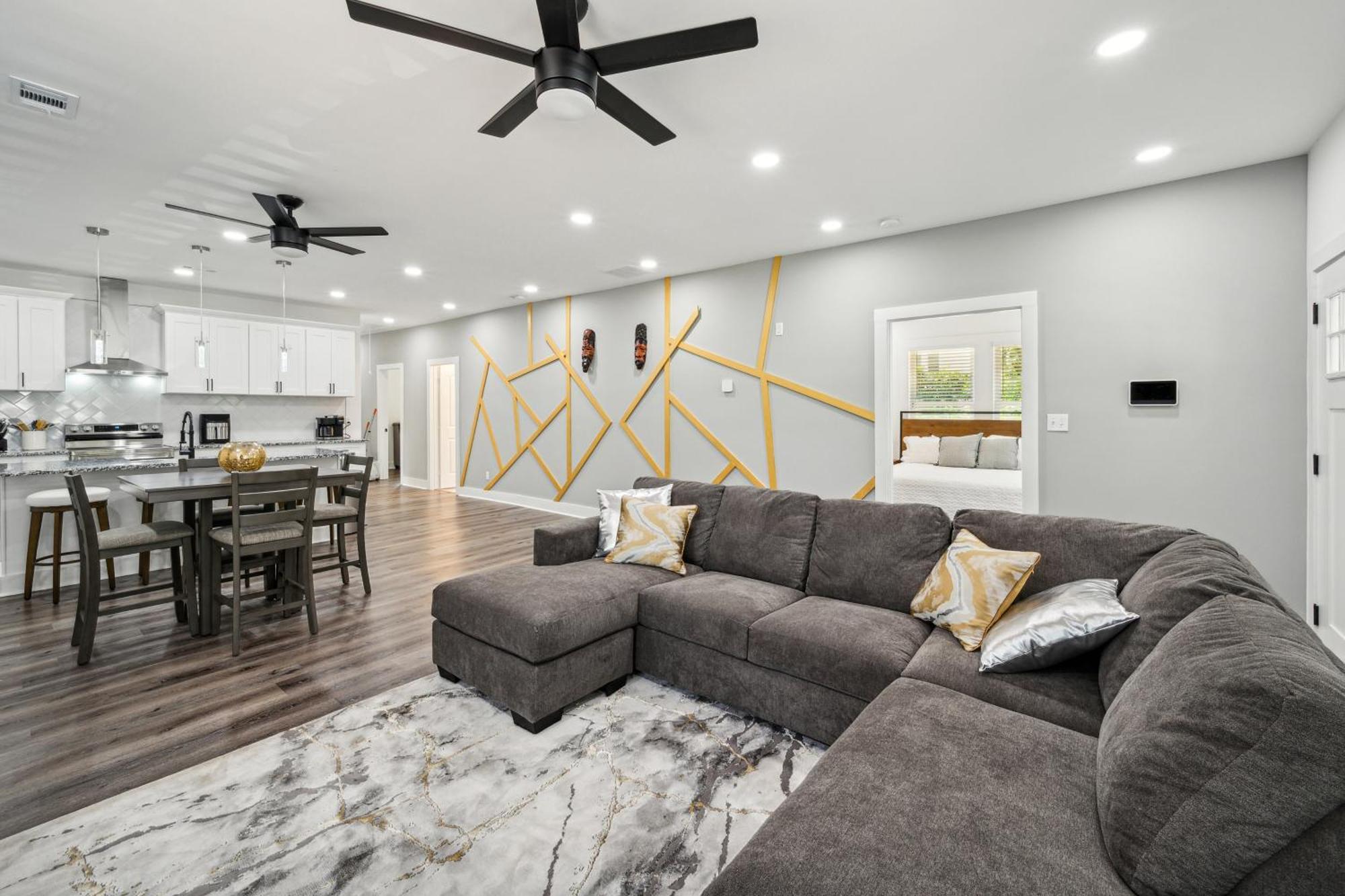 Villa Centrally Located In Atlanta-10 Mins From Ga Aquarium, Mercedes Benz Stadium, & Much Atlanta